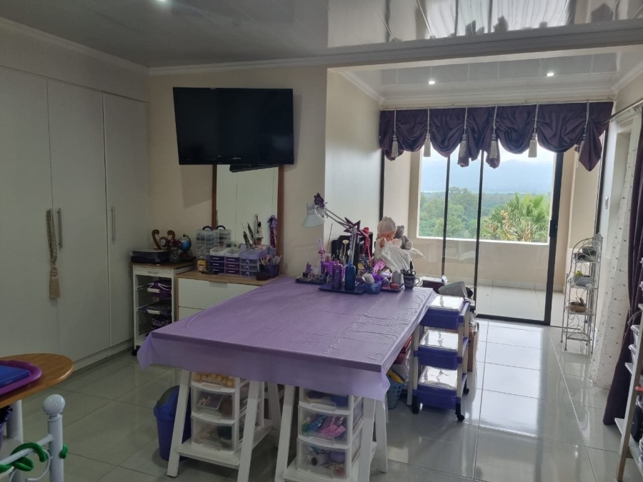 5 Bedroom Property for Sale in Meerhof North West